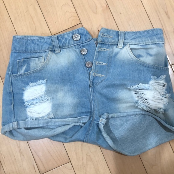 Shorts in size 2! - Picture 3 of 3